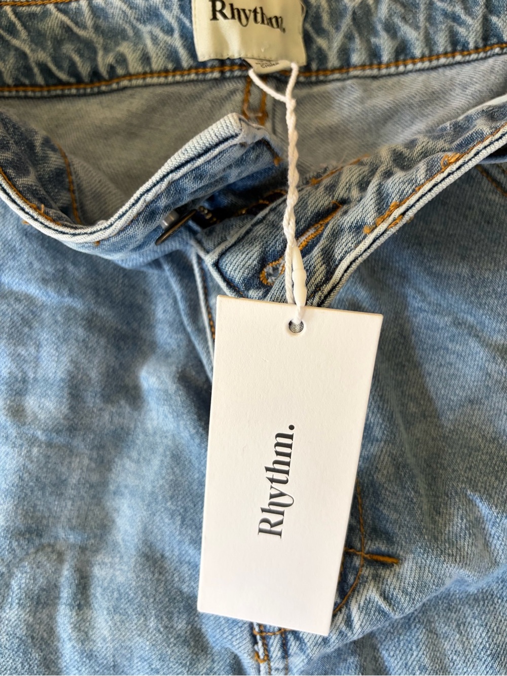 Men’s Rhythm light wash distressed jeans Sz 33